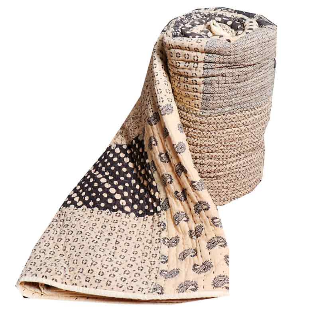COTTON PATCH WORK ALL OVER PRINTED BED QUILTS FOR DECOR HOME