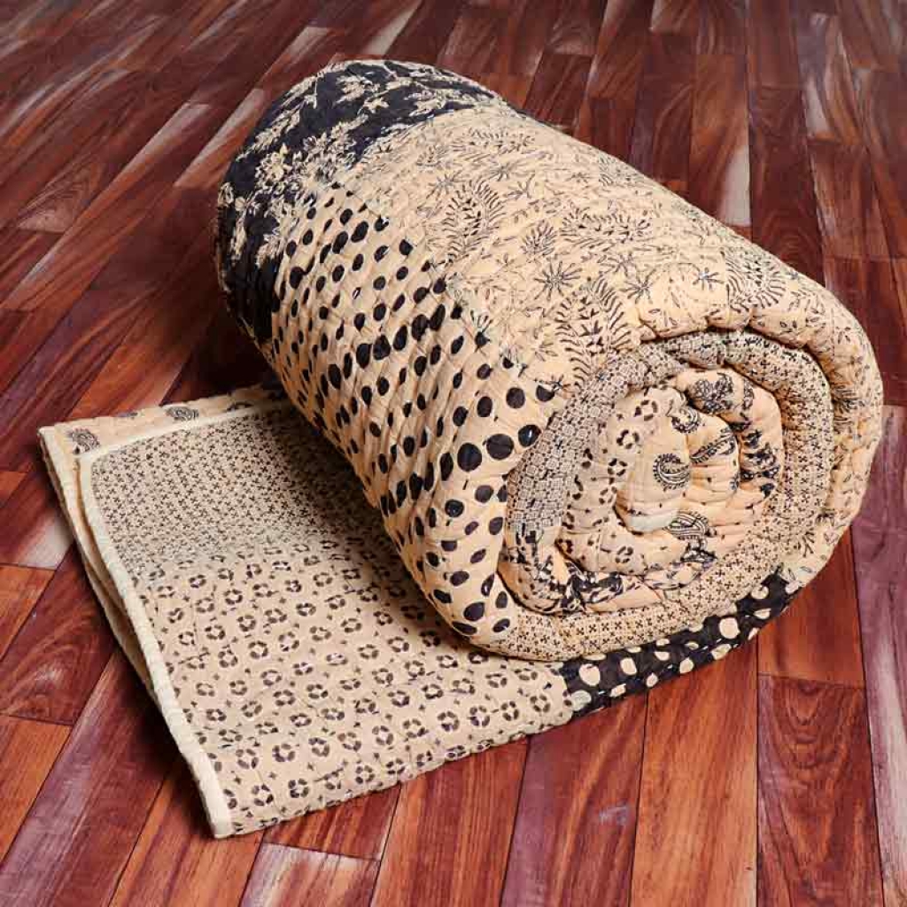 COTTON PATCH WORK ALL OVER PRINTED BED QUILTS FOR DECOR HOME