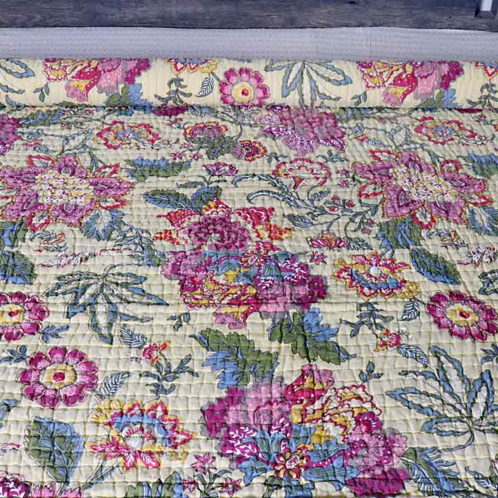 COTTON ALL OVER PRINTED BED QUILTS FOR DECOR HOME