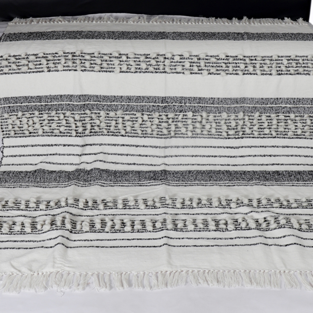 COTTON EMBROIDERY FANCY THROW