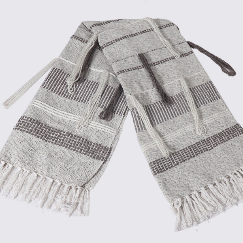 COTTON EMBROIDERY FANCY THROW